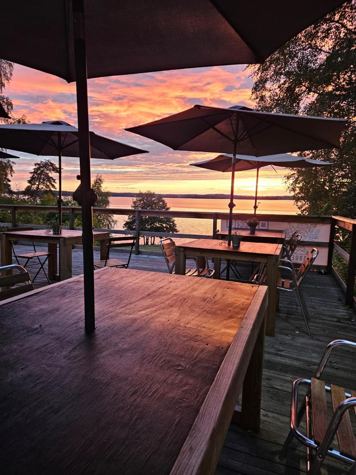 Kallhaellsbaden Strandhotell Ерфелла Экстерьер фото