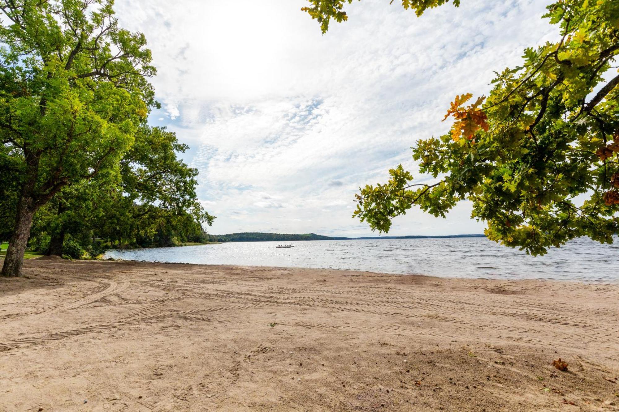 Kallhaellsbaden Strandhotell Ерфелла Экстерьер фото
